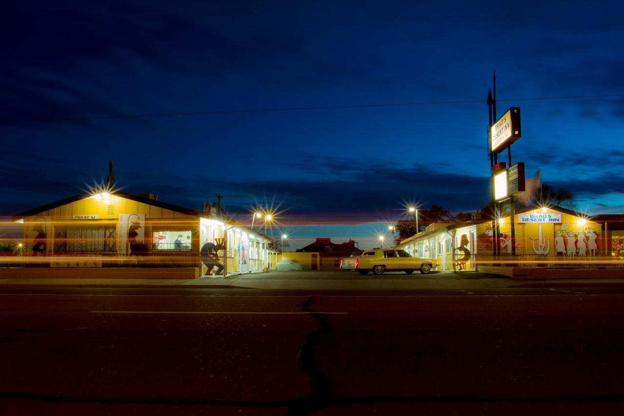 Brad'S Desert Inn Холбрук Экстерьер фото