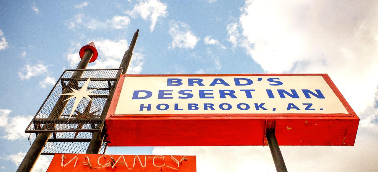 Brad'S Desert Inn Холбрук Экстерьер фото